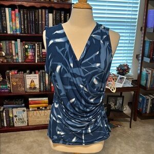Dkny blue and white sleeveless top